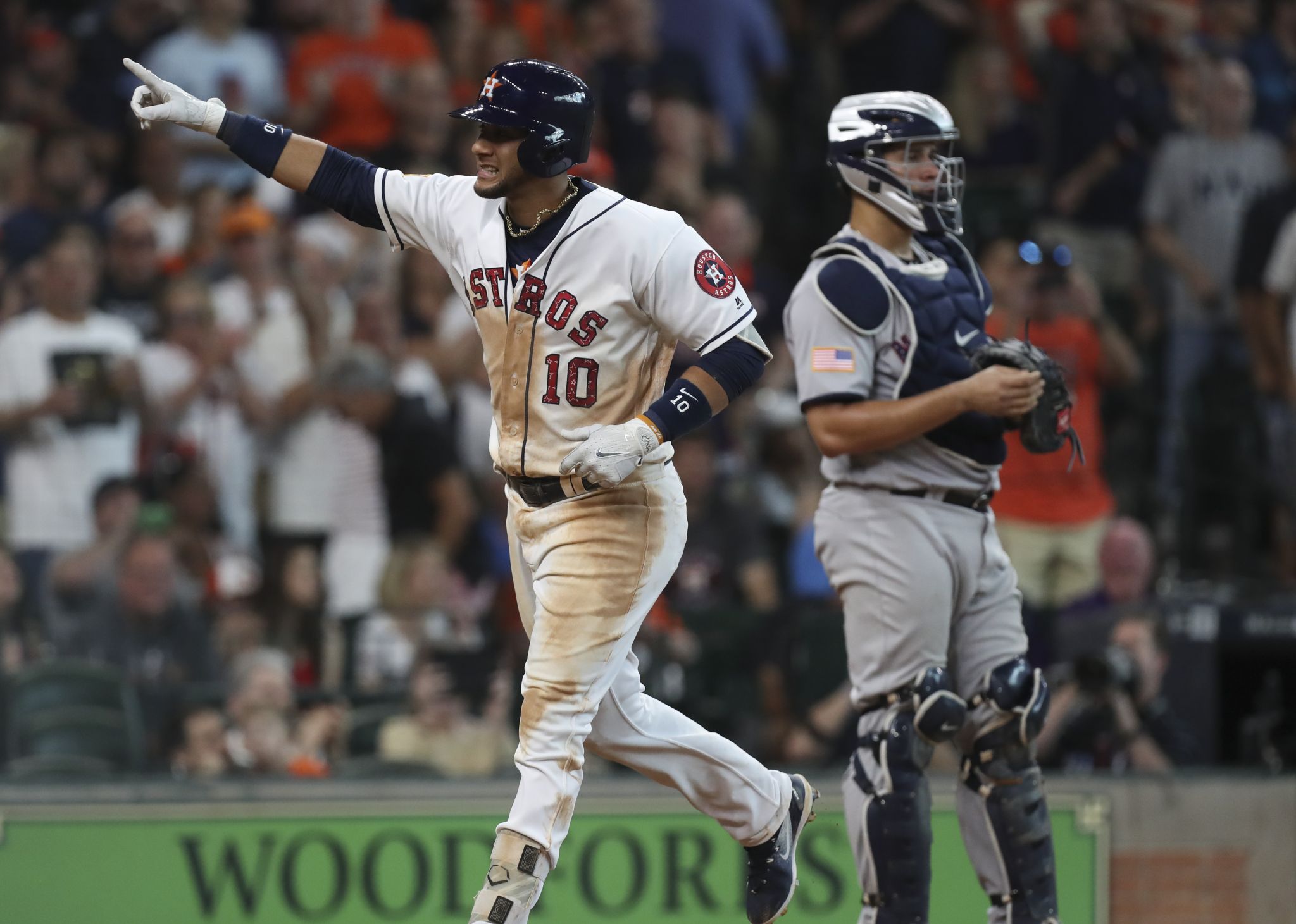 Dallas Keuchel dominates Yankees, sending Astros soaring into ALDS