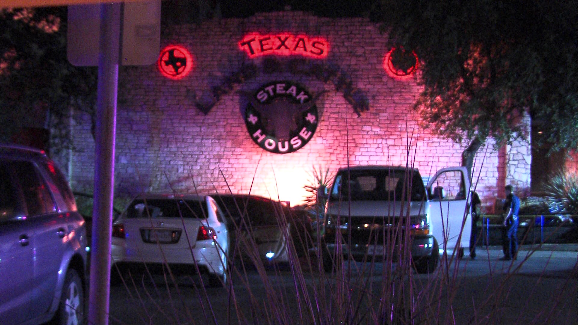 one-dead-after-shooting-near-texas-land-and-cattle-steak-house-on-north