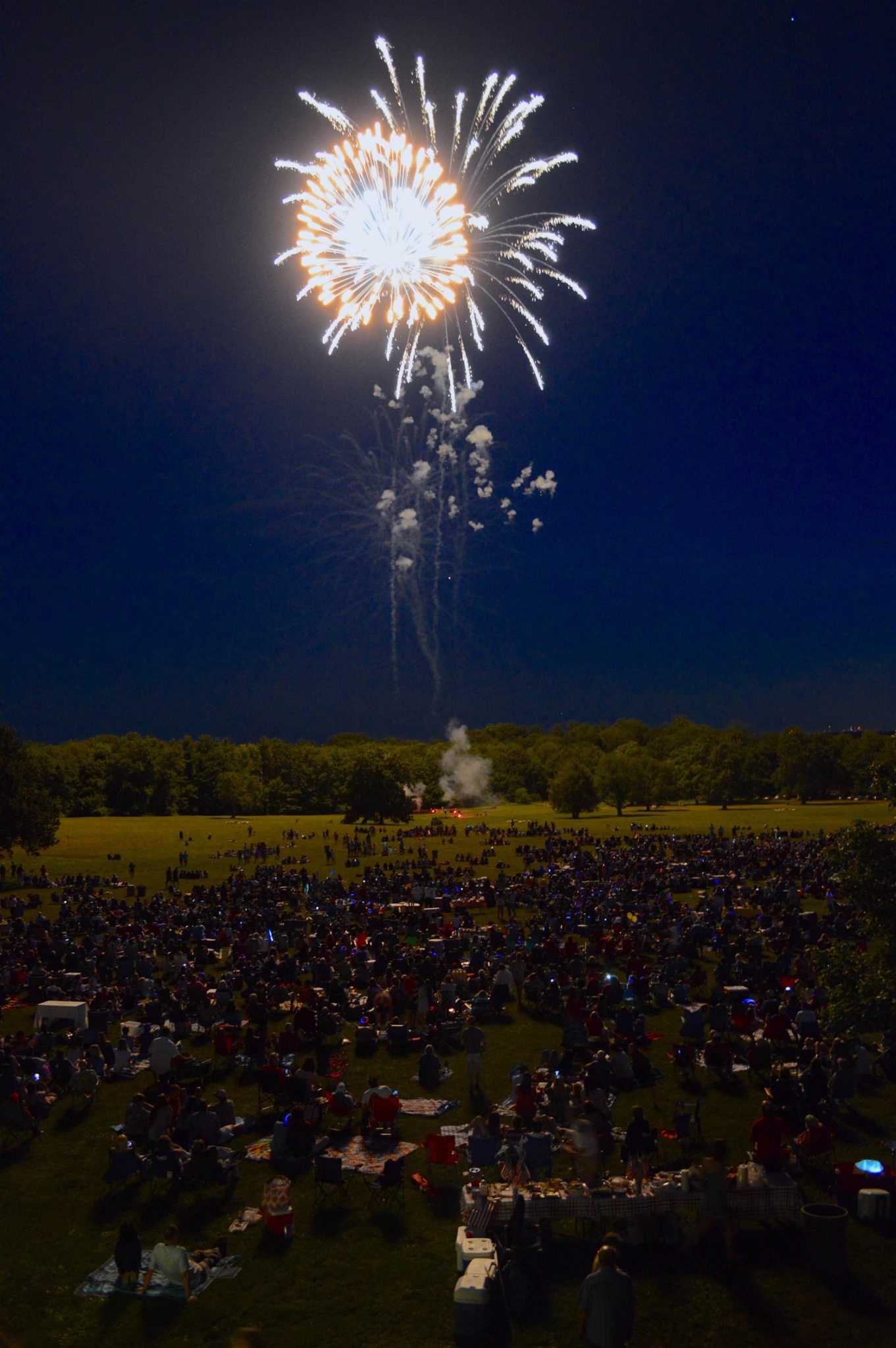 In Pictures New Canaan Fireworks Blast Off