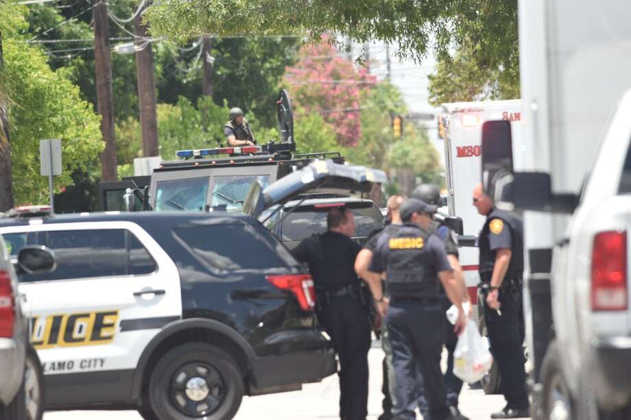 SAPD: Suspect in SWAT standoff near downtown made 'gesture' to officers ...