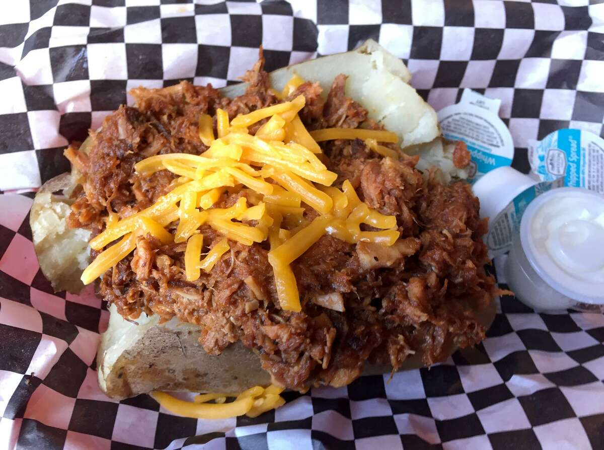 Review Rusty Bucket BBQ has new owners, new items, new polish