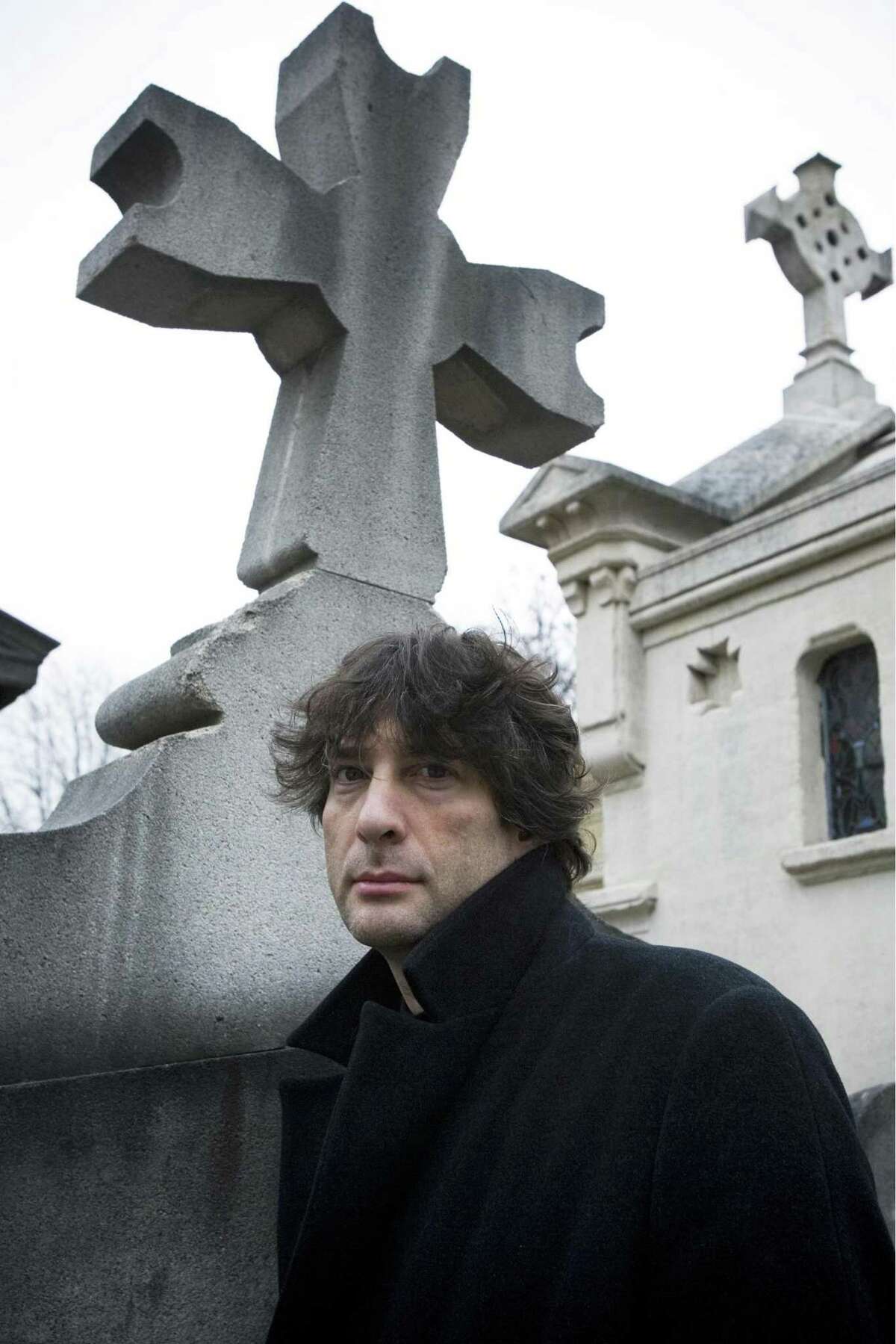 ﻿Neil Gaiman﻿ makes an appearance Saturday night at Wortham Theater Center.