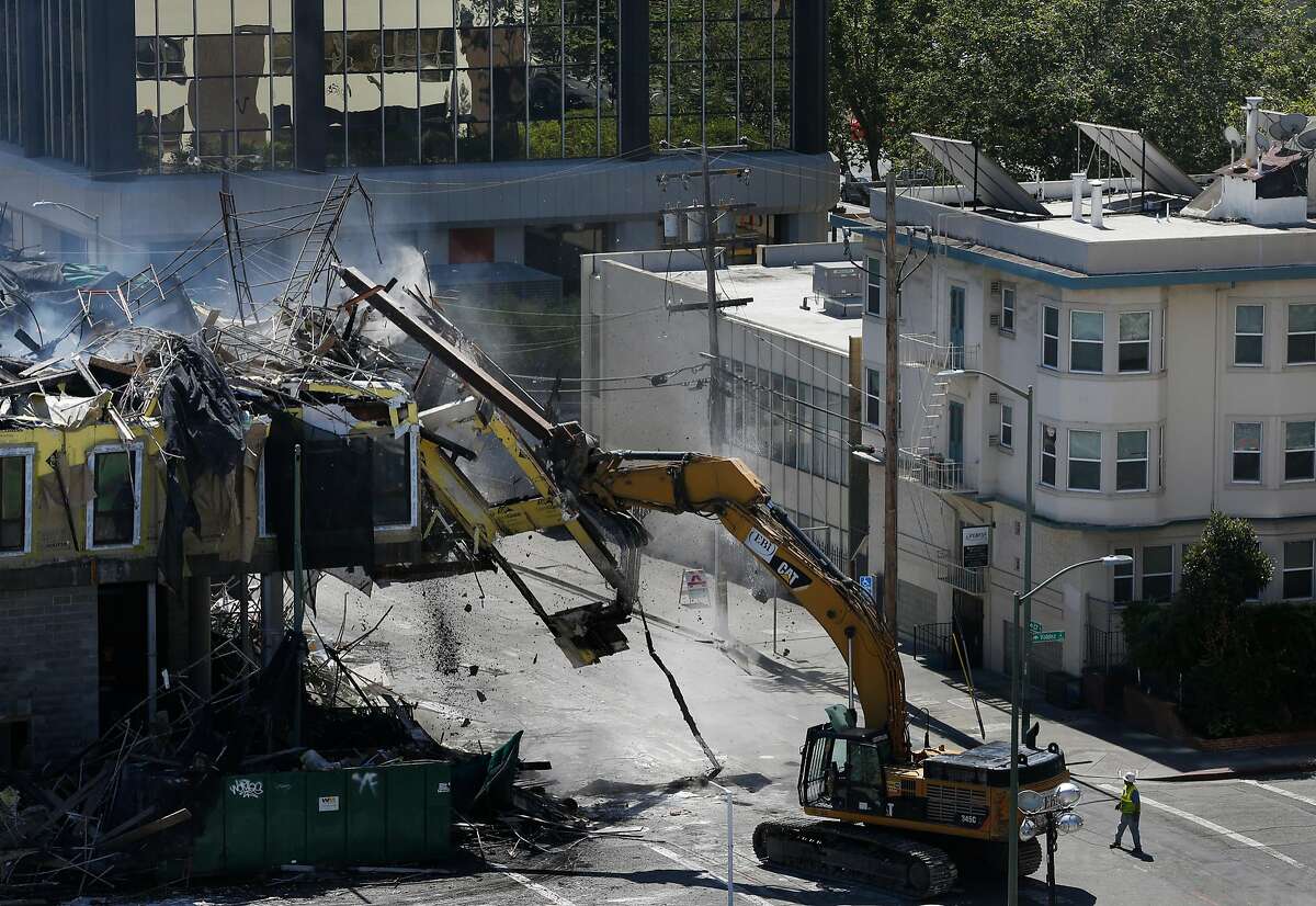 Some Residents Return To Homes Following Massive Oakland Blaze