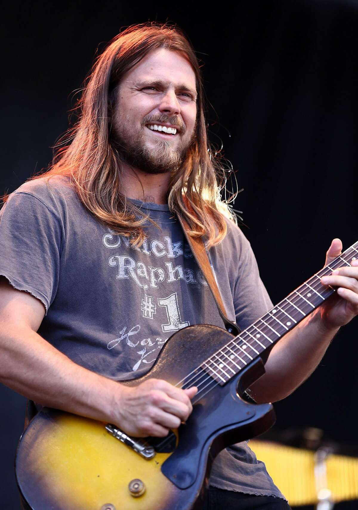 Lukas Nelson takes high road with Young, Gaga and dad Willie