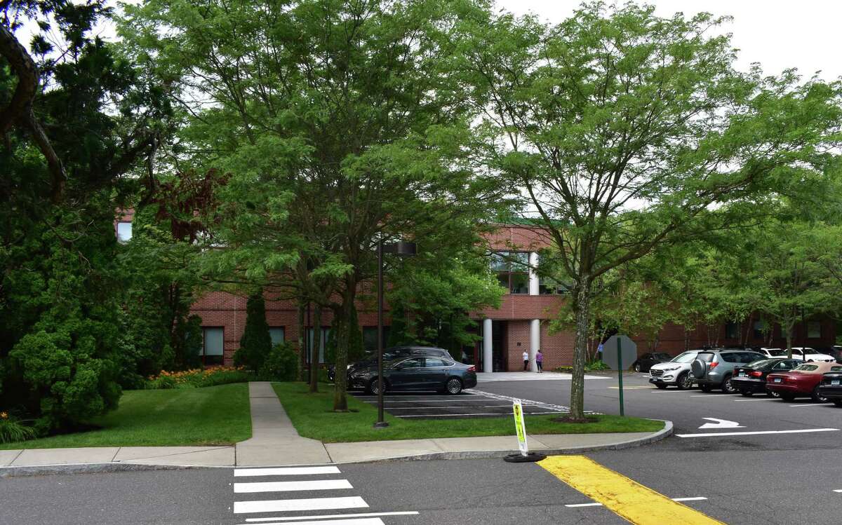 AIG quietly renews lease for Wilton office