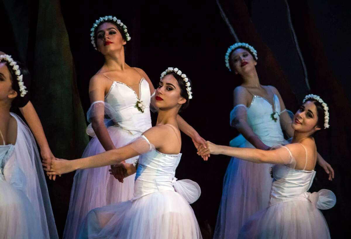 La Compañía de Danza de Nuevo Laredo realizará audiciones el viernes en el Centro Cultural.