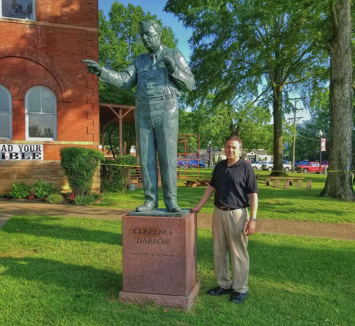 A Clarence Darrow statue by Zenos Frudakis, right, is on the other side of the courthouse from a statue of William Jennings Bryan, who opposed Darrow.﻿