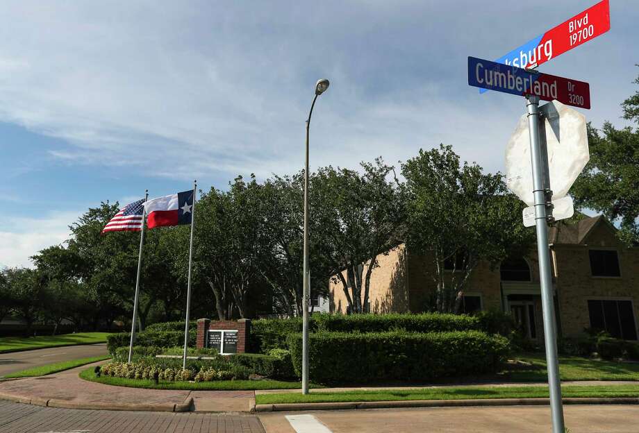 Bedford Forrest Drive/Court is located inside the Vicksburg community, which uses many Civil War elements to name neighborhoods and streets, Sunday, July 9, 2017, in Missouri City. The street is named after Nathan Bedford Forrest, a lieutenant general in the Confederate Army during the American Civil War. Photo: Yi-Chin Lee, Houston Chronicle / © 2017  Houston Chronicle
