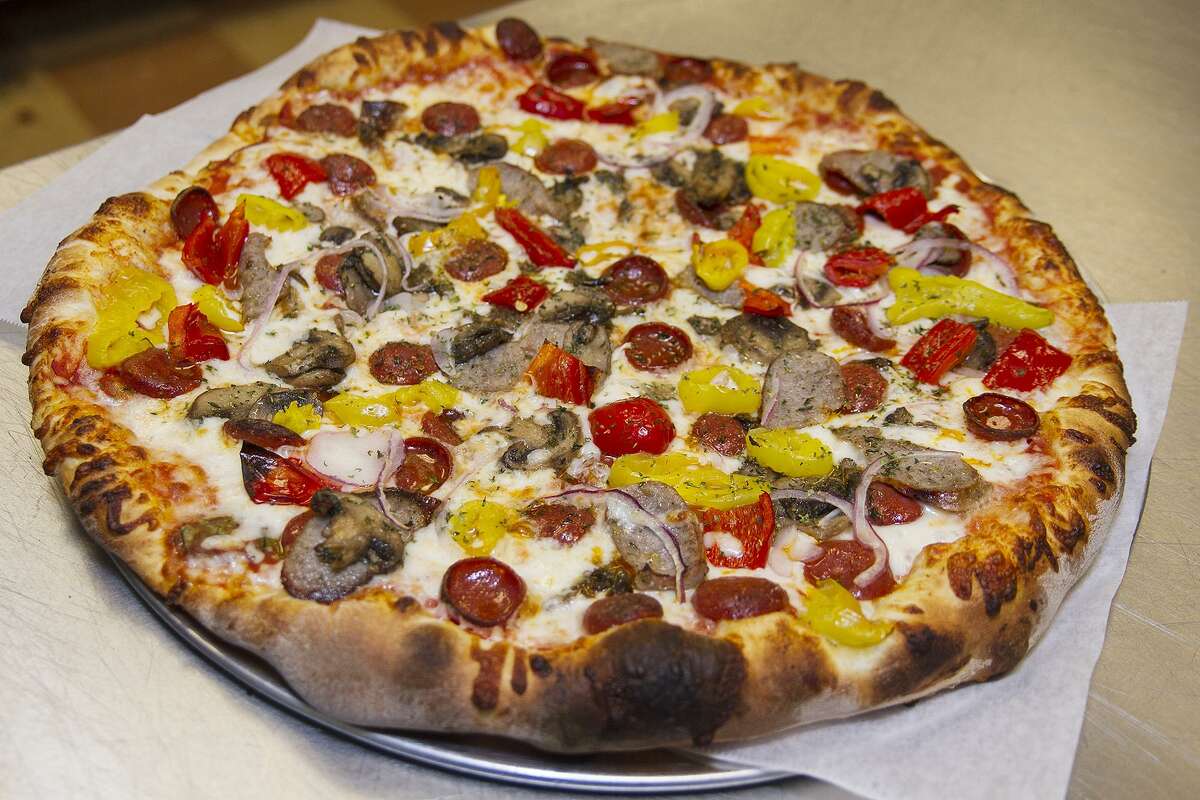 Capos Pizza earns Reader's Choice pick for Best Pizza in San Antonio