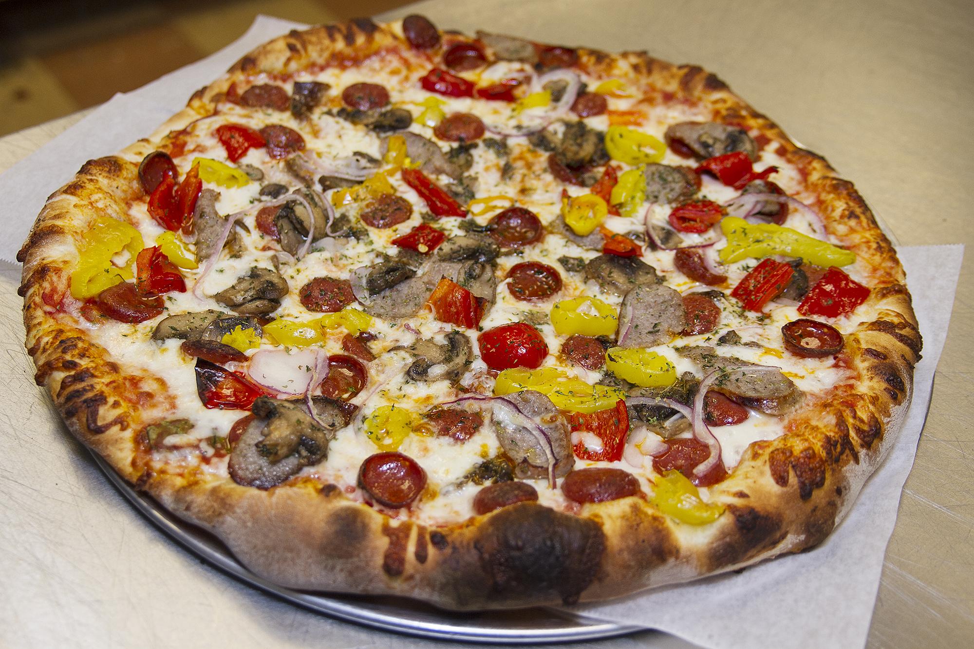 Capos Pizza earns Reader’s Choice pick for Best Pizza in S.A.