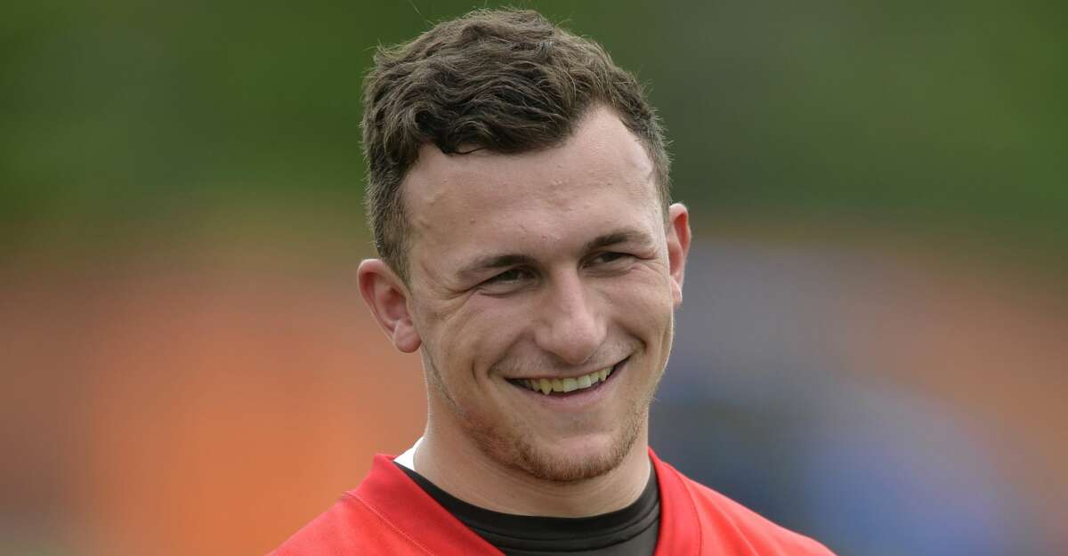 PHOTOS: Highs & lows of Johnny Manziel's football career Former Texas A&M and Browns quarterback Johnny Manziel has been cleared to play in the Canadian Football League. He could sign with the Hamilton Tiger-Cats in the next 10 days. See Johnny Football's best and worst moments in football so far ...