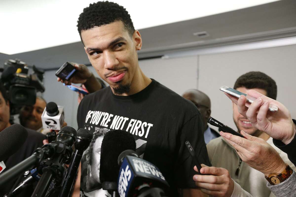 Danny Green hosted Day 1 of his two two-day skills camp in Laredo on Saturday at United. Green’s camp will conclude on Sunday.