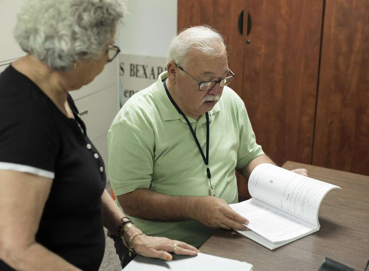 Tracing Hispanic families’ history