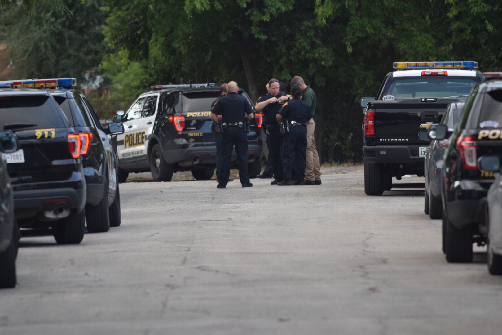 Man killed by SAPD officer after allegedly threatening teenage girl's ...
