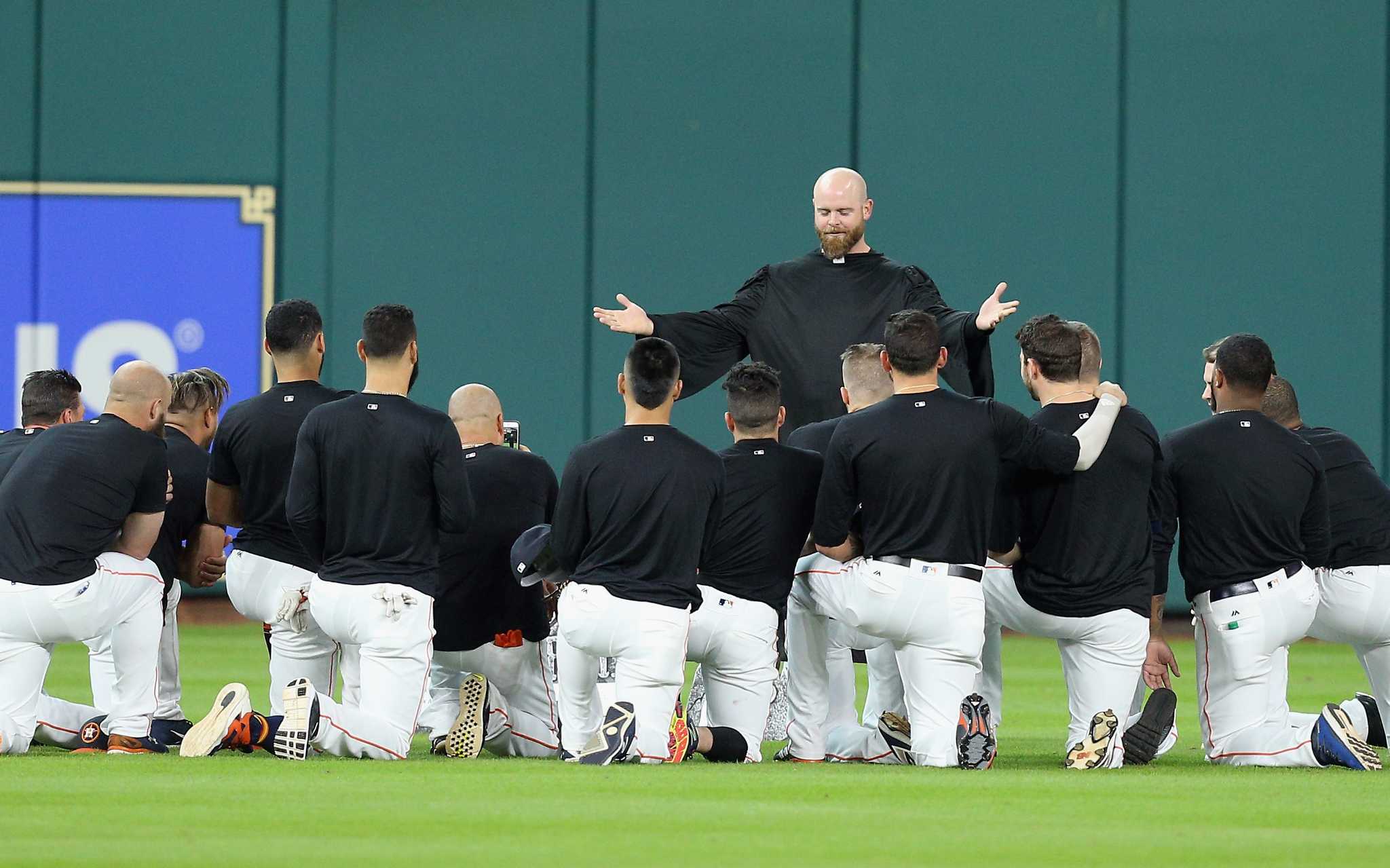 Astros hold funeral for Carlos Beltran's outfield glove