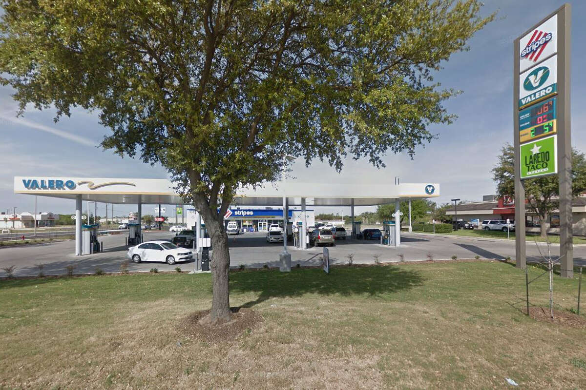 Lines form at Laredo gas stations as rumor of gas shortage spreads