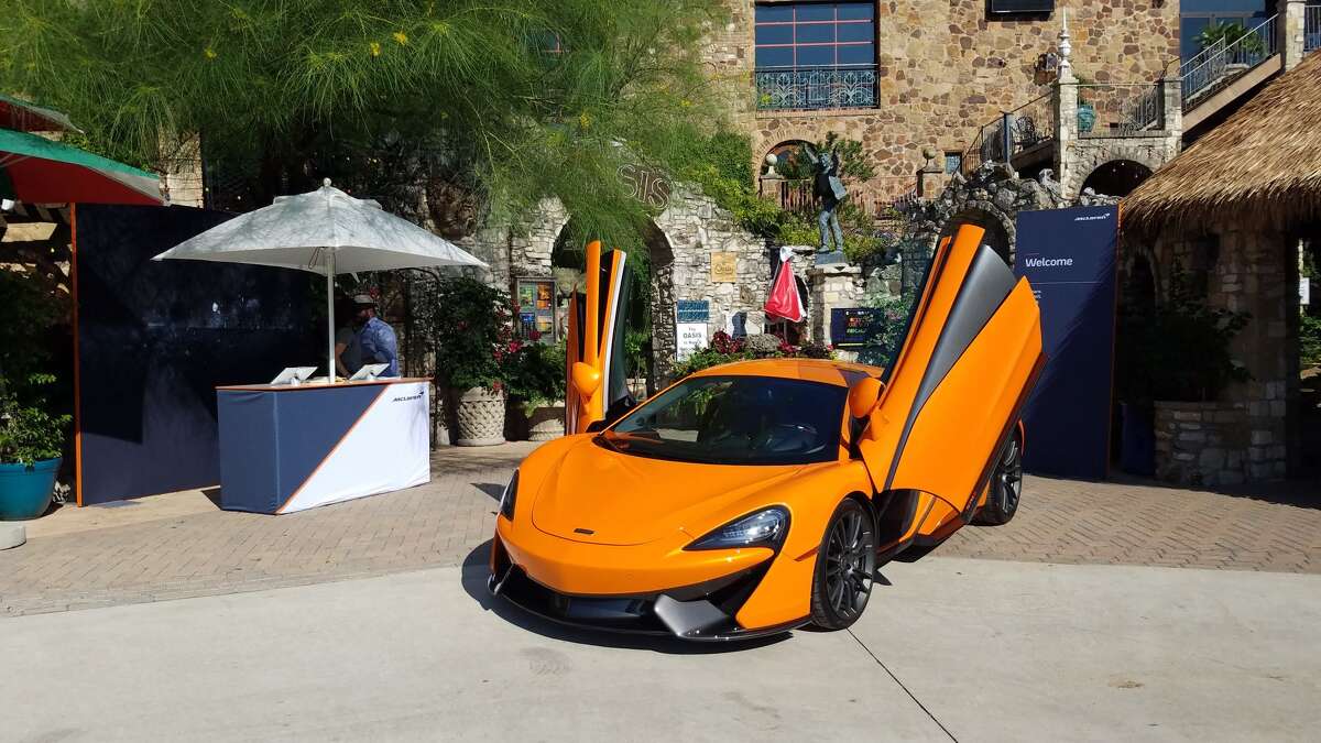 Road trip! McLaren VIPs caravan to Austin for exclusive Circuit of the