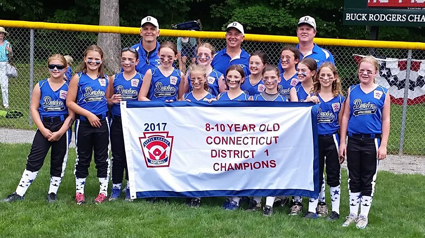 U10 softball wins title