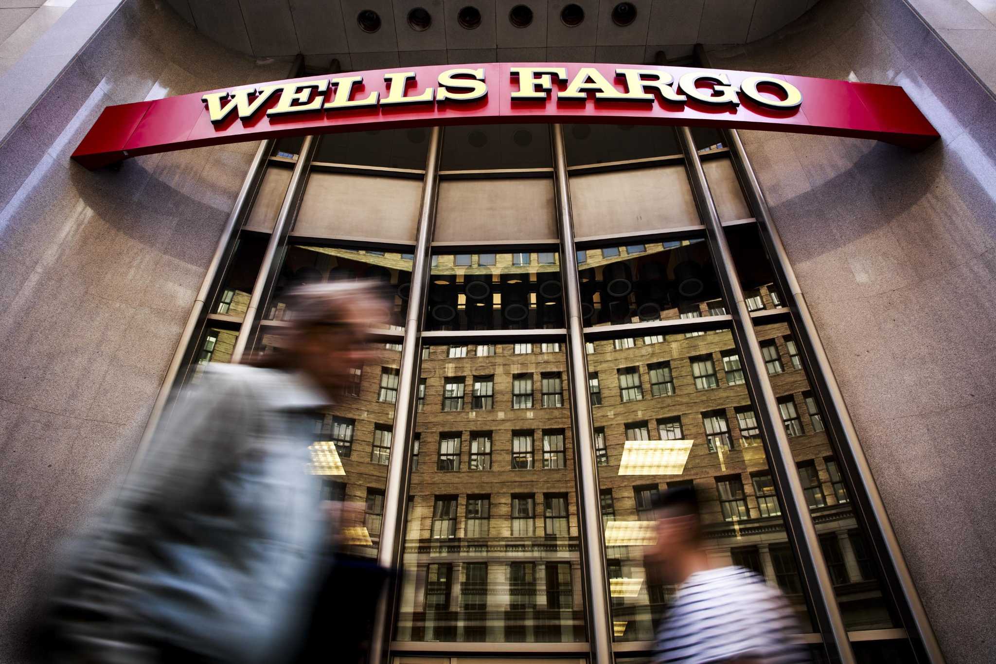 former-san-antonio-branch-manager-for-wells-fargo-sues-bank-over