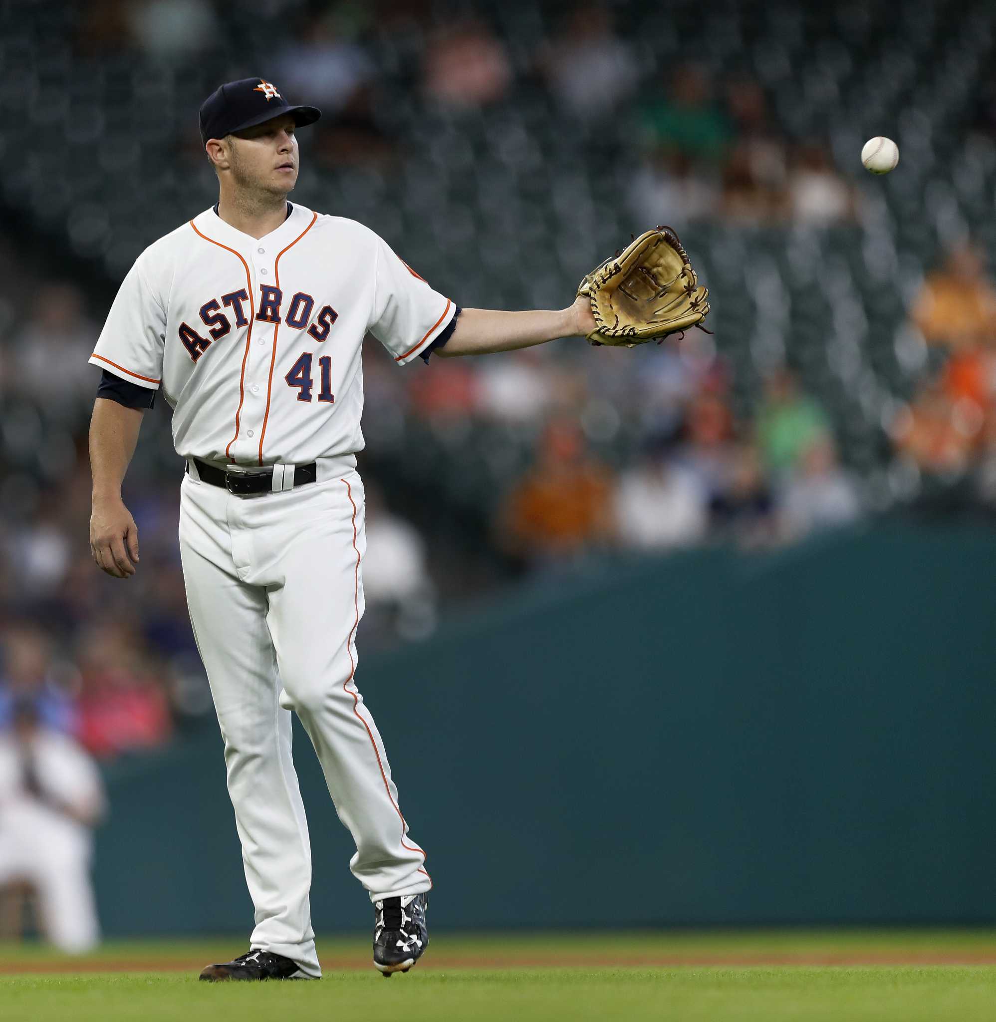 Yuli Gurriel undergoes hand surgery