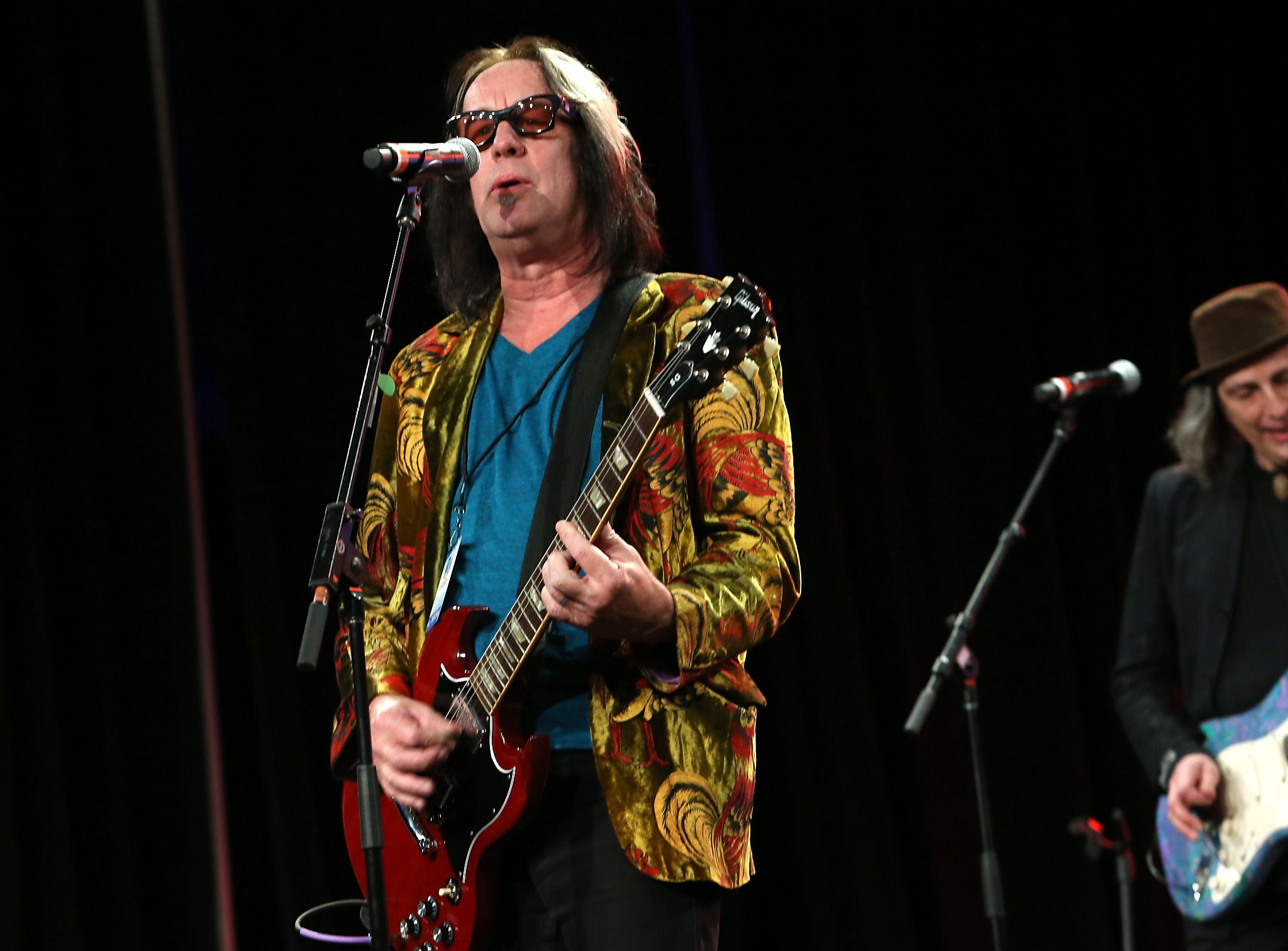 Rock’s longtime cult hero Todd Rundgren keeps things unpredictable