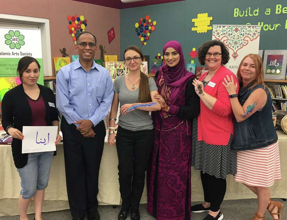 Islamic Arts Society partnered with Octavia Fields Library to host Islamic Art: Henna and Calligraphy that gave participants the opportunity to learn and practice how to apply Henna. Participants also learned about Calligraphy and browsed through a collection of Islamic artwork.