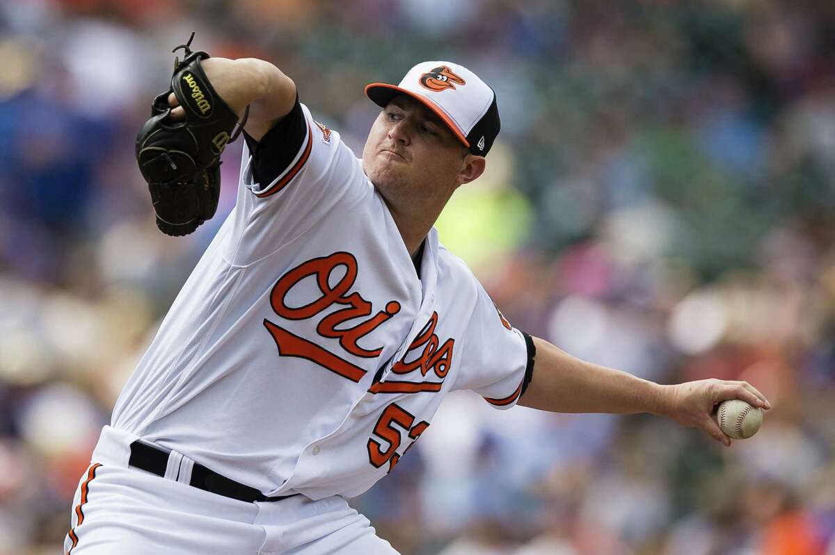 BALTIMORE, MD - JULY 16: Zach Britton #53 of the Baltimore Orioles throws a pitch to a Chicago Cubs batter in the seventh inning during a game at Oriole Park at Camden Yards on July 16, 2017 in Baltimore, Maryland. (Photo by Patrick McDermott/Getty Images)