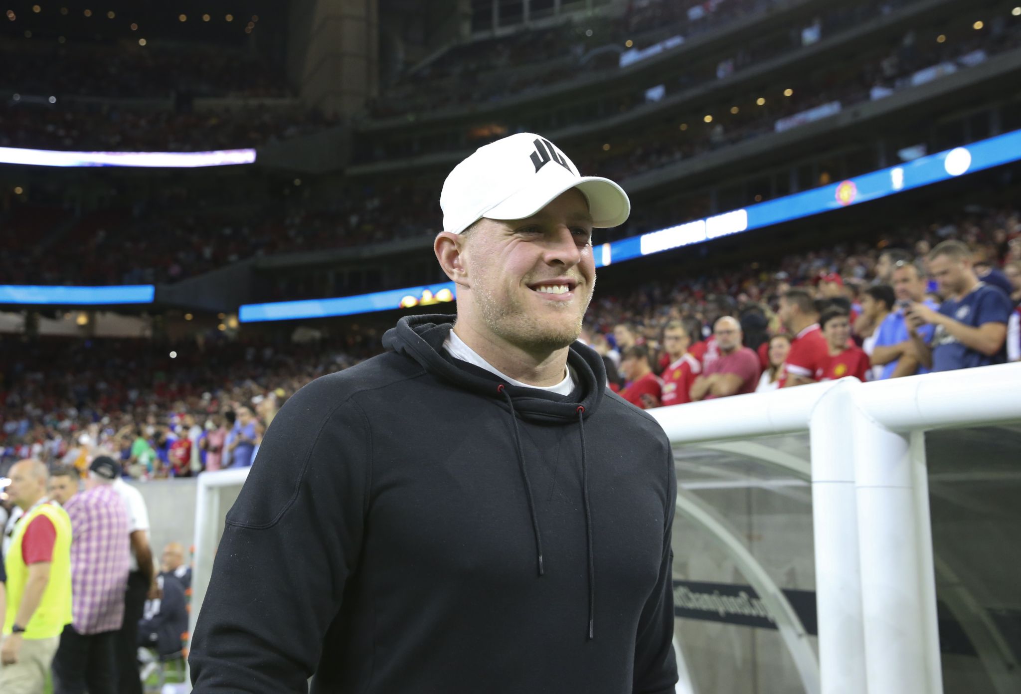 Houston Texans: J.J. Watt met, swapped jerseys with Sergio Aguero