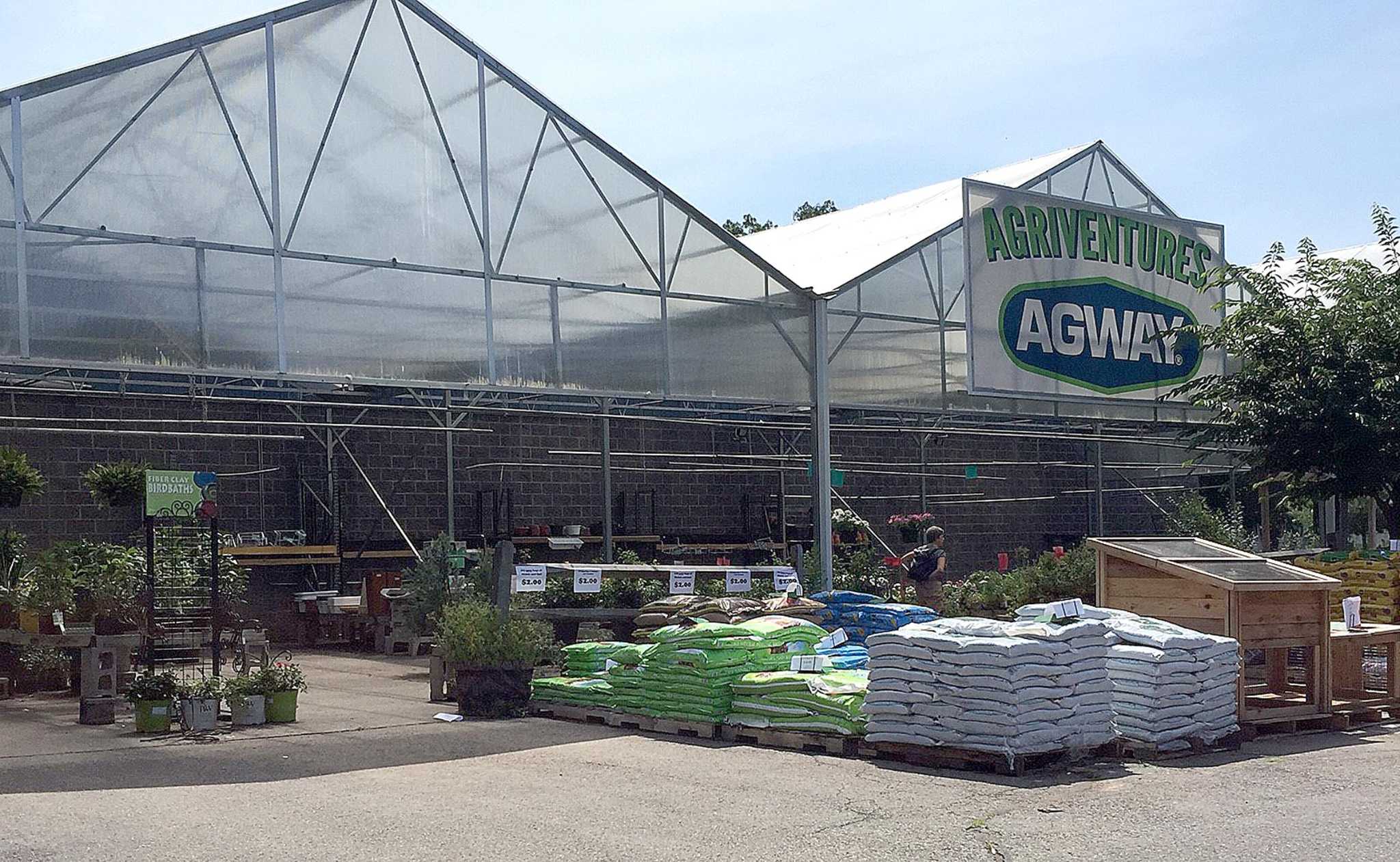 Agway to close one of its New Milford stores
