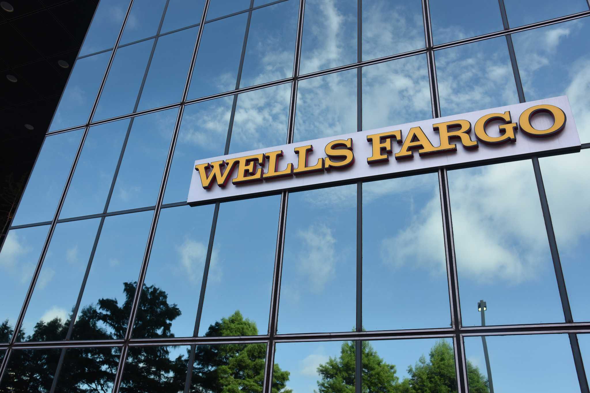 Wells Fargo Said to Get Regulatory Questions After Breach (1)