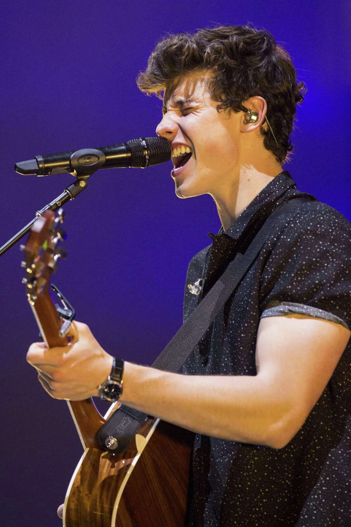 Shawn Mendes performs Friday at the AT&T Center in San Antonio.