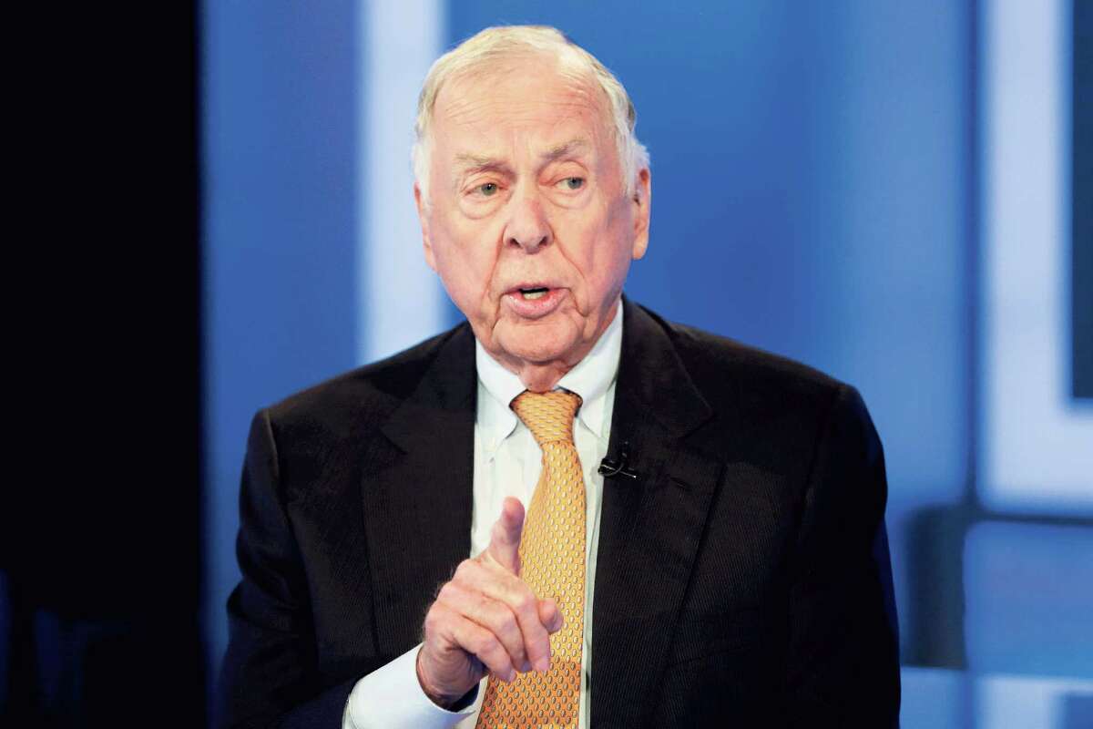 FILE - In this Oct. 8, 2015 file photo, T. Boone Pickens appears on the "The Intelligence Report with Trish Regan" program, on the Fox Business Network, in New York. Pickens, who recently suffered from a series of strokes, took a ?Texas-sized fall? that put him in the hospital last week. In a posting to LinkedIn, the corporate raider and legendary oilfield wildcatter said that he is still mentally strong but that as far as his life goes, ?I clearly am in the fourth quarter.? (AP Photo/Richard Drew)