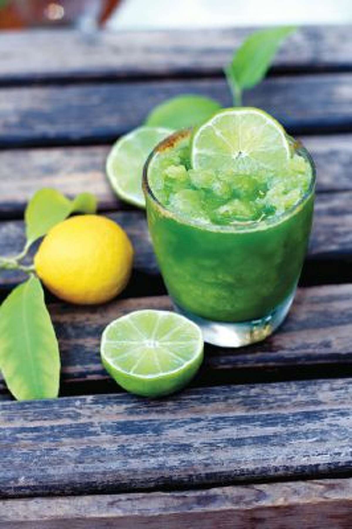 A lemon-lime smoothie boosts your immune system and wakes up those tastebuds.