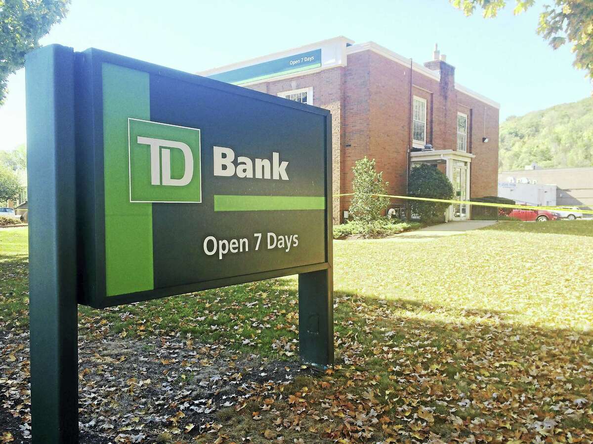 Bank robbery and pursuit