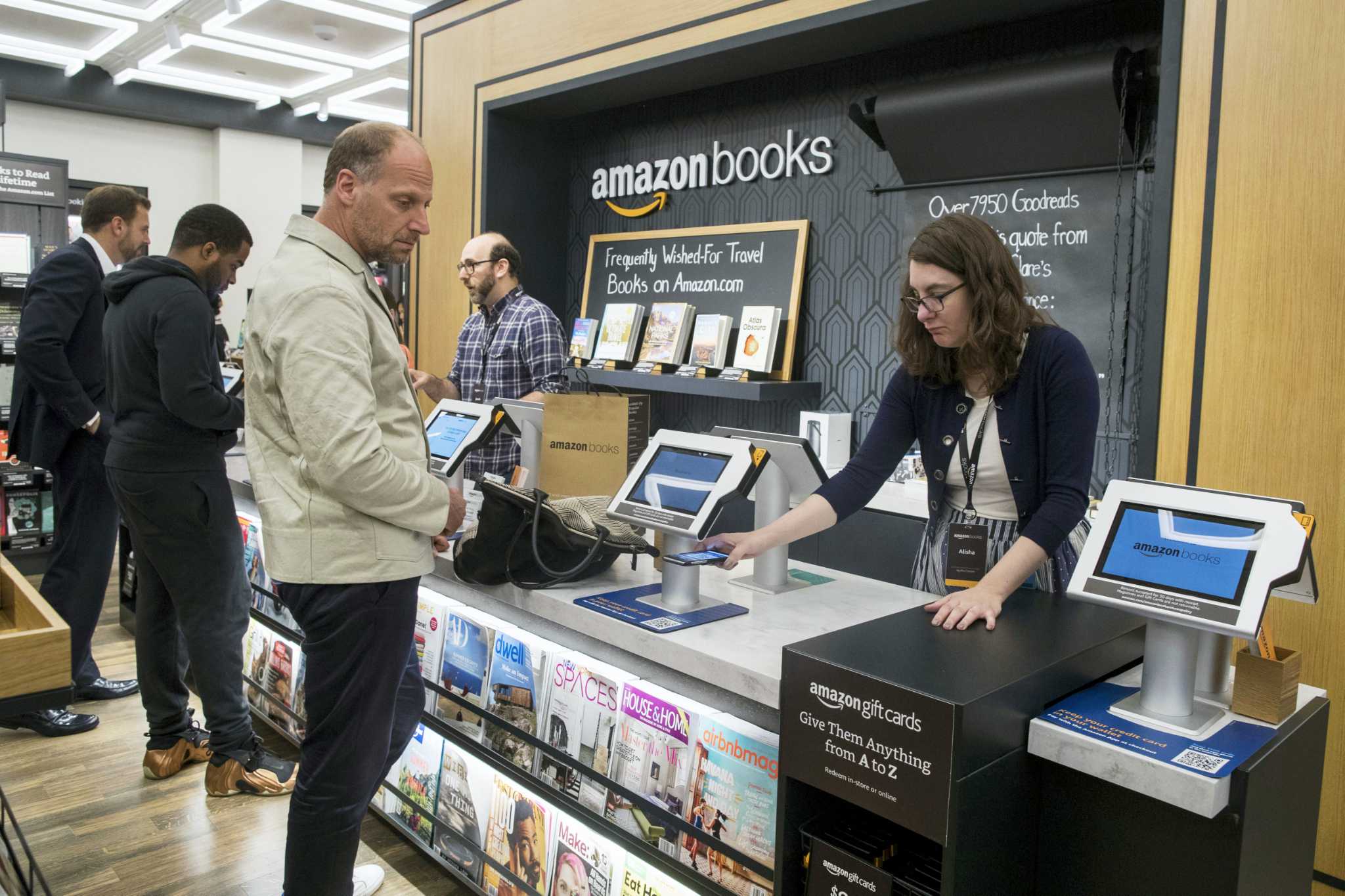 Amazon+joins+an+exclusive+%242T+club