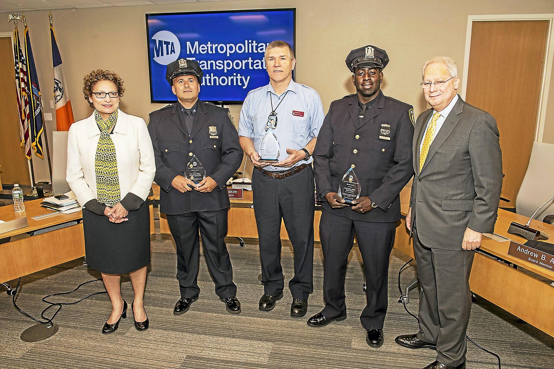 MTA staff recognized after reuniting missing autistic teen with family