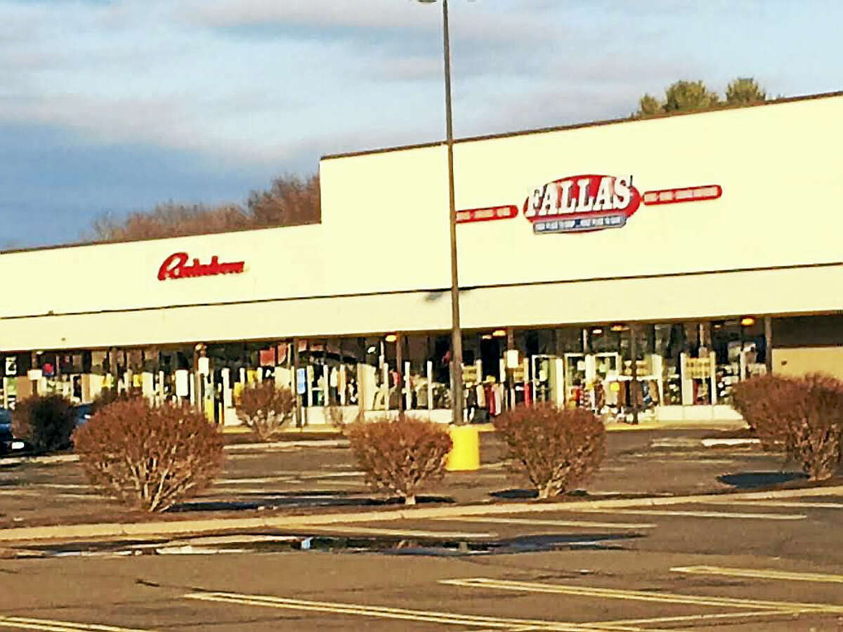Two of the retailers already doing business in Hamden’s Putnam Place are Rainbow and Fallas Discount Store, on the north side of the shopping center.