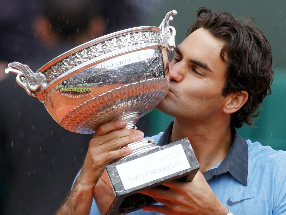 Roger Federer says he won’t play in the French Open.