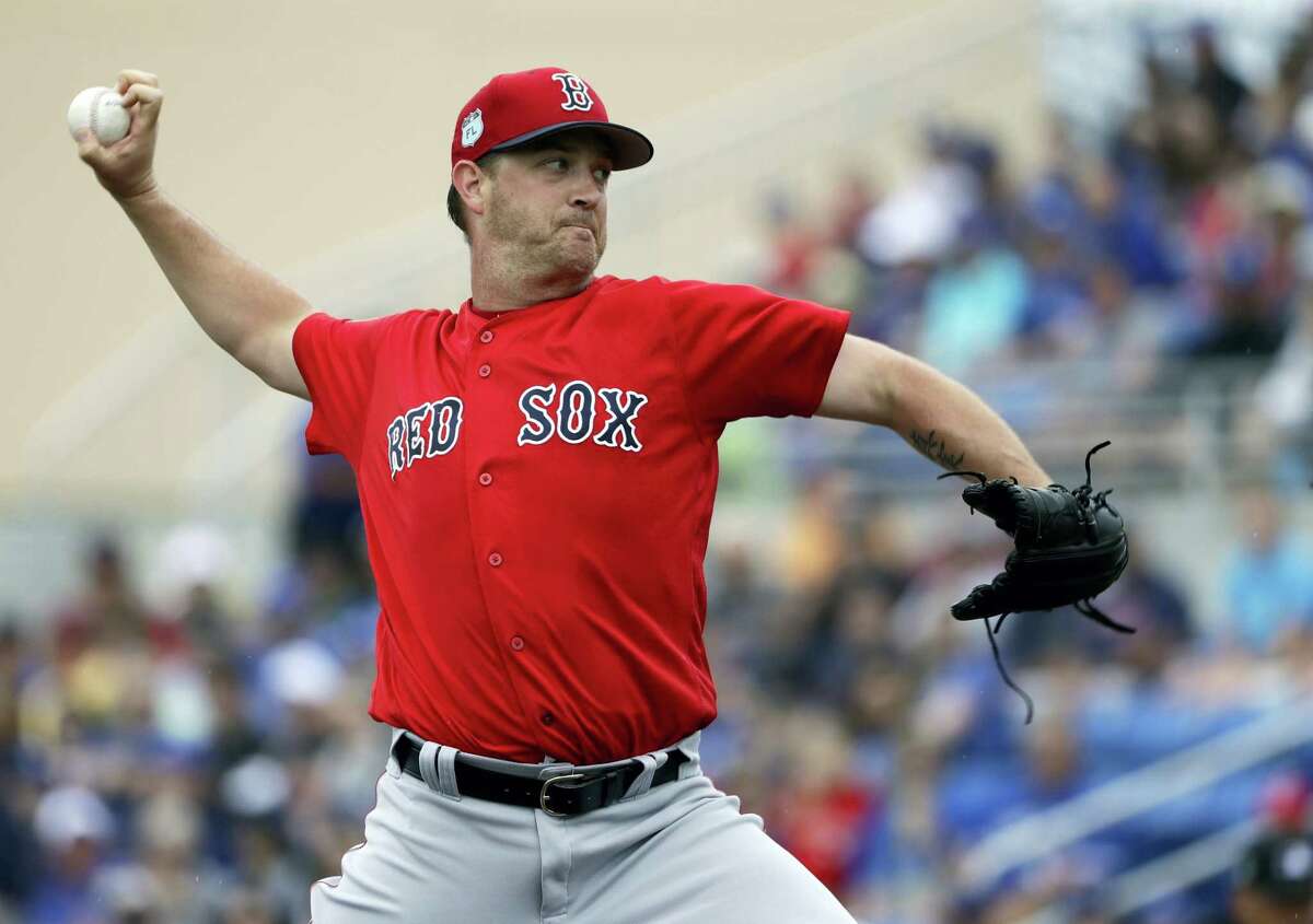 Red Sox starting pitcher Steven Wright delivers to the Blue Jays during the first inning Monday.