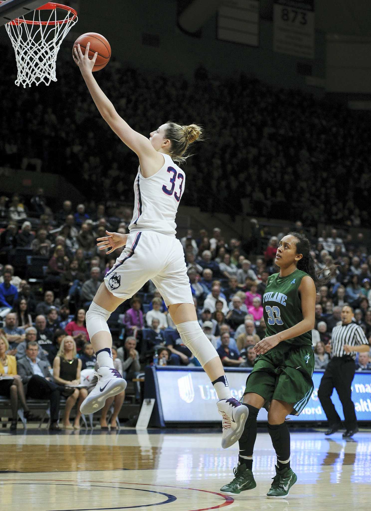 Katie Lou Samuelson Heats Up After Slow Start Uconn Routs Tulane