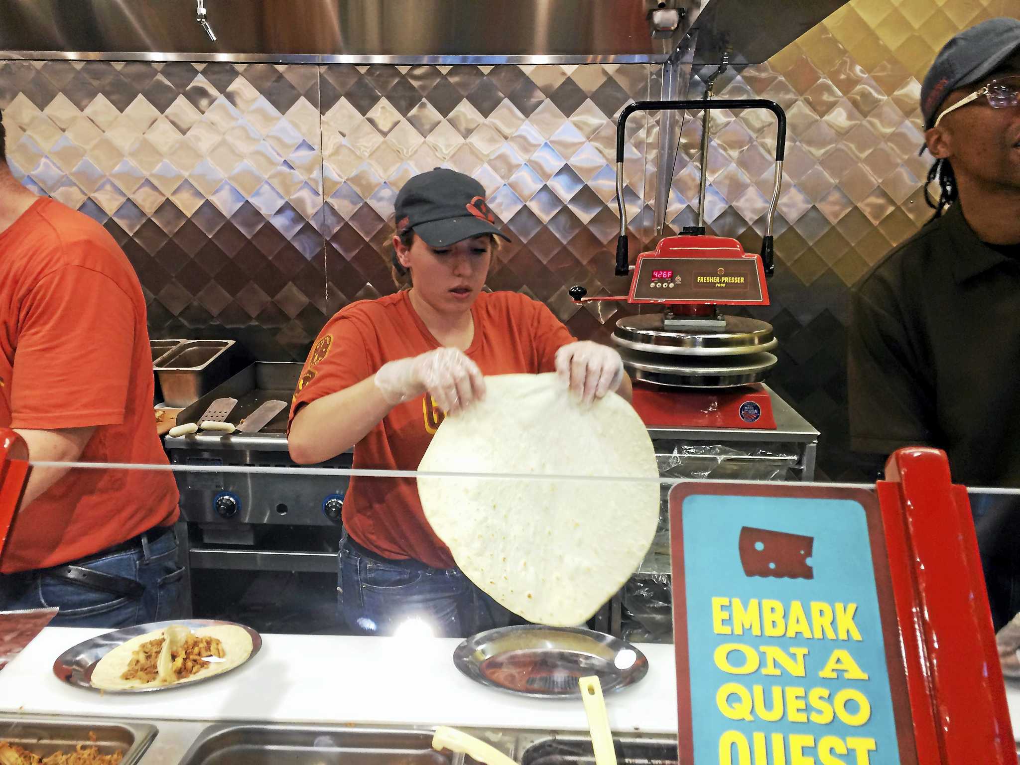 New pizzeria opens on South Colony Road in Wallingford