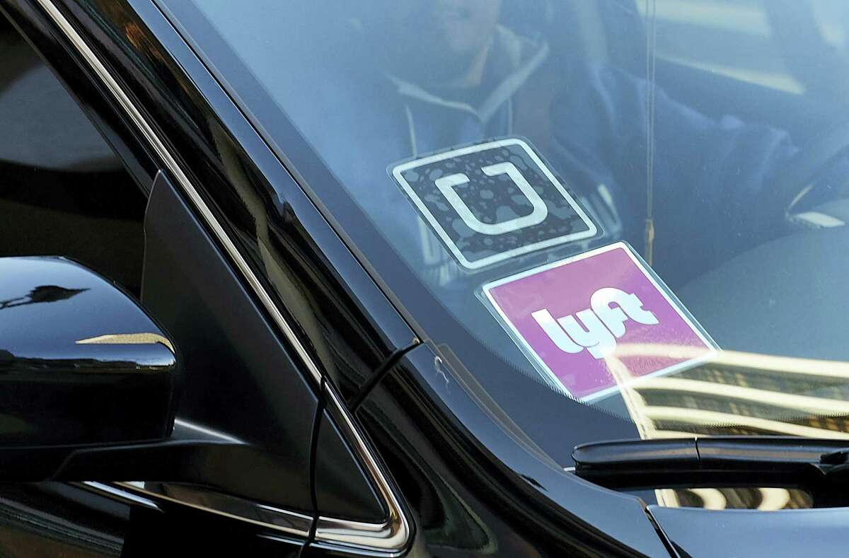 Residents traveling to an Access Health CT enrollment center or fair can get a 20 percent discount on their fare if they use the ride-booking service Lyft.