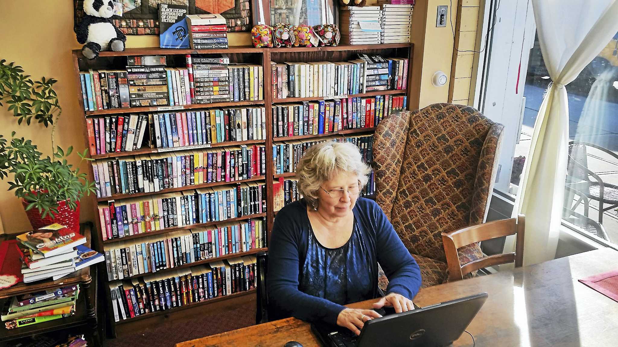 Hamden business to give away used children’s books to any area teacher