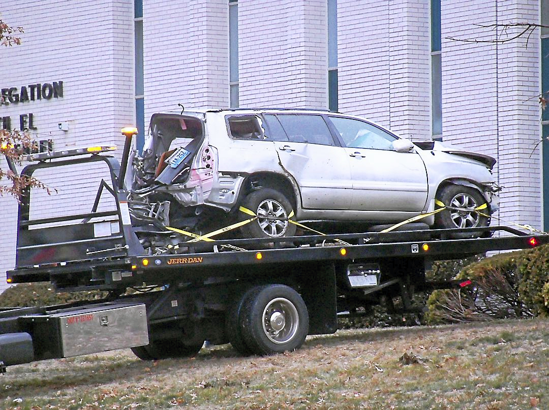 Police ID 2 killed in crash after chase, carjacking in New Haven