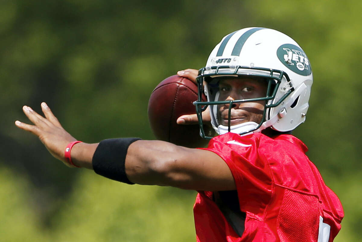 Geno Smith looked good during offseason workouts and minicamp, appearing to smoothly operate Chan Gailey’s offense.