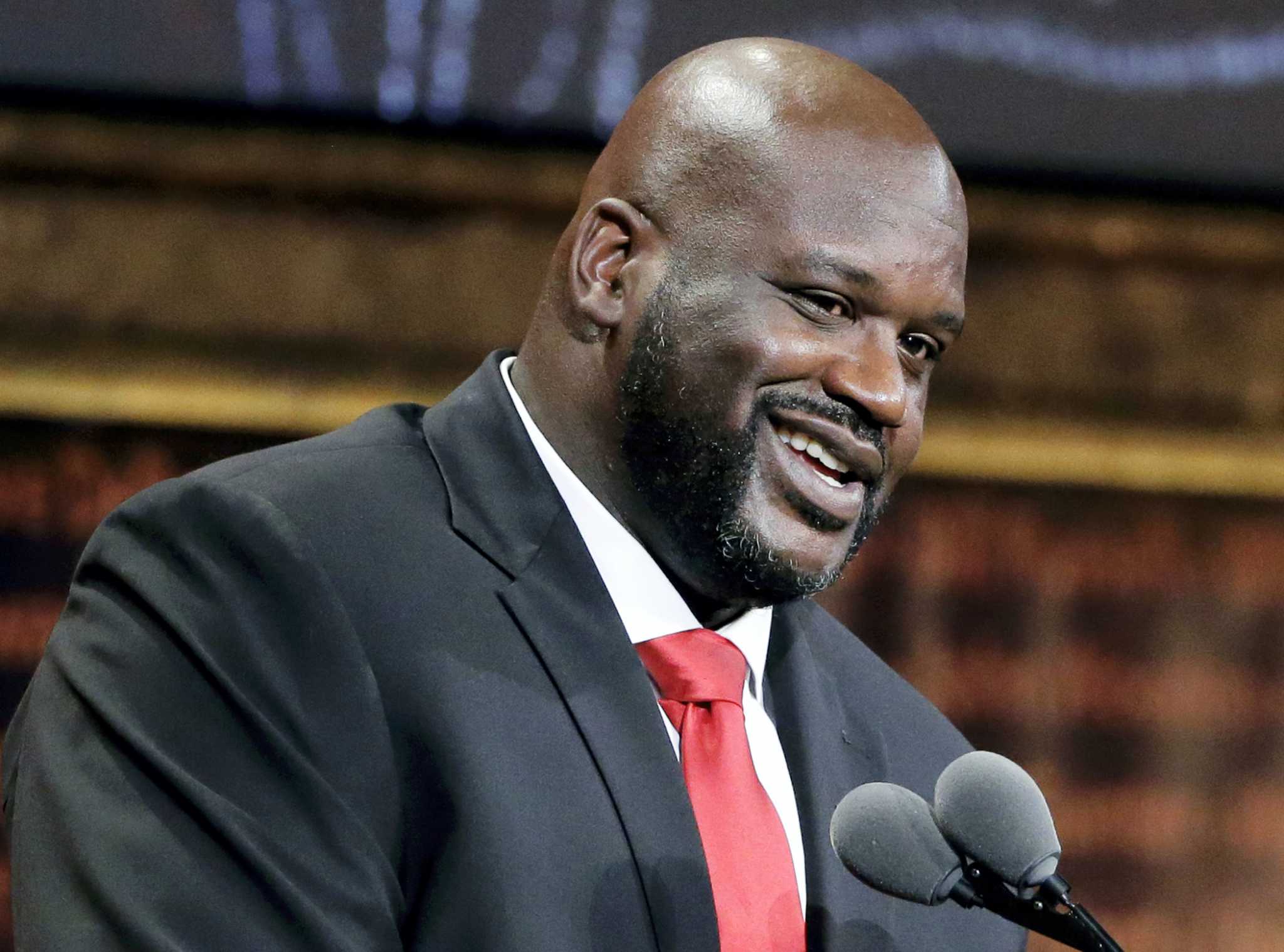 Shaquille O'Neal buys Krispy Kreme franchise