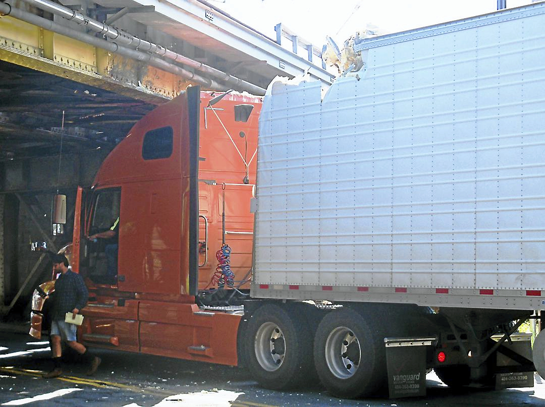 James Street in New Haven briefly shut down after truck hits bridge
