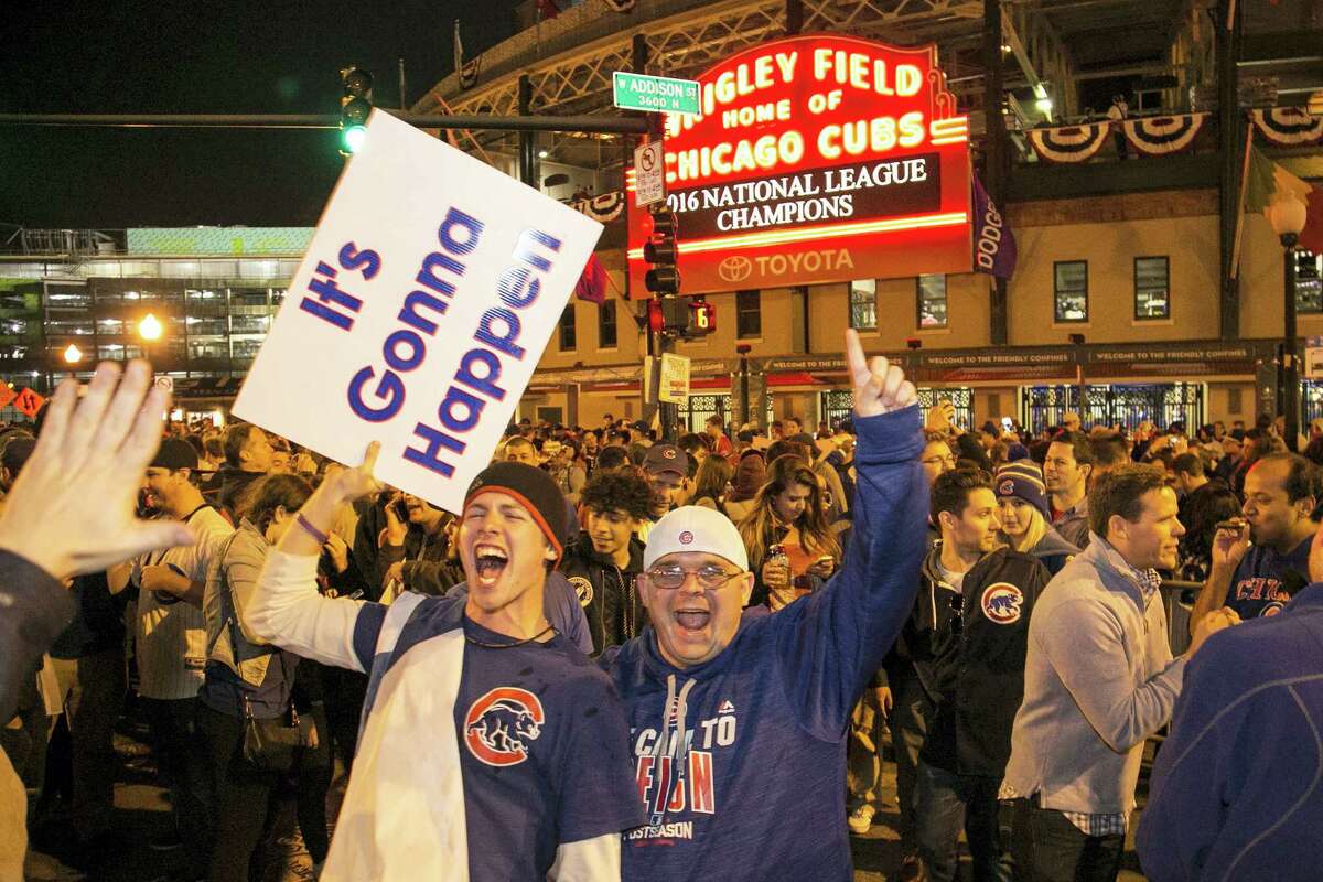 Cubs fans celebrate championship with 'Go Cubs Go