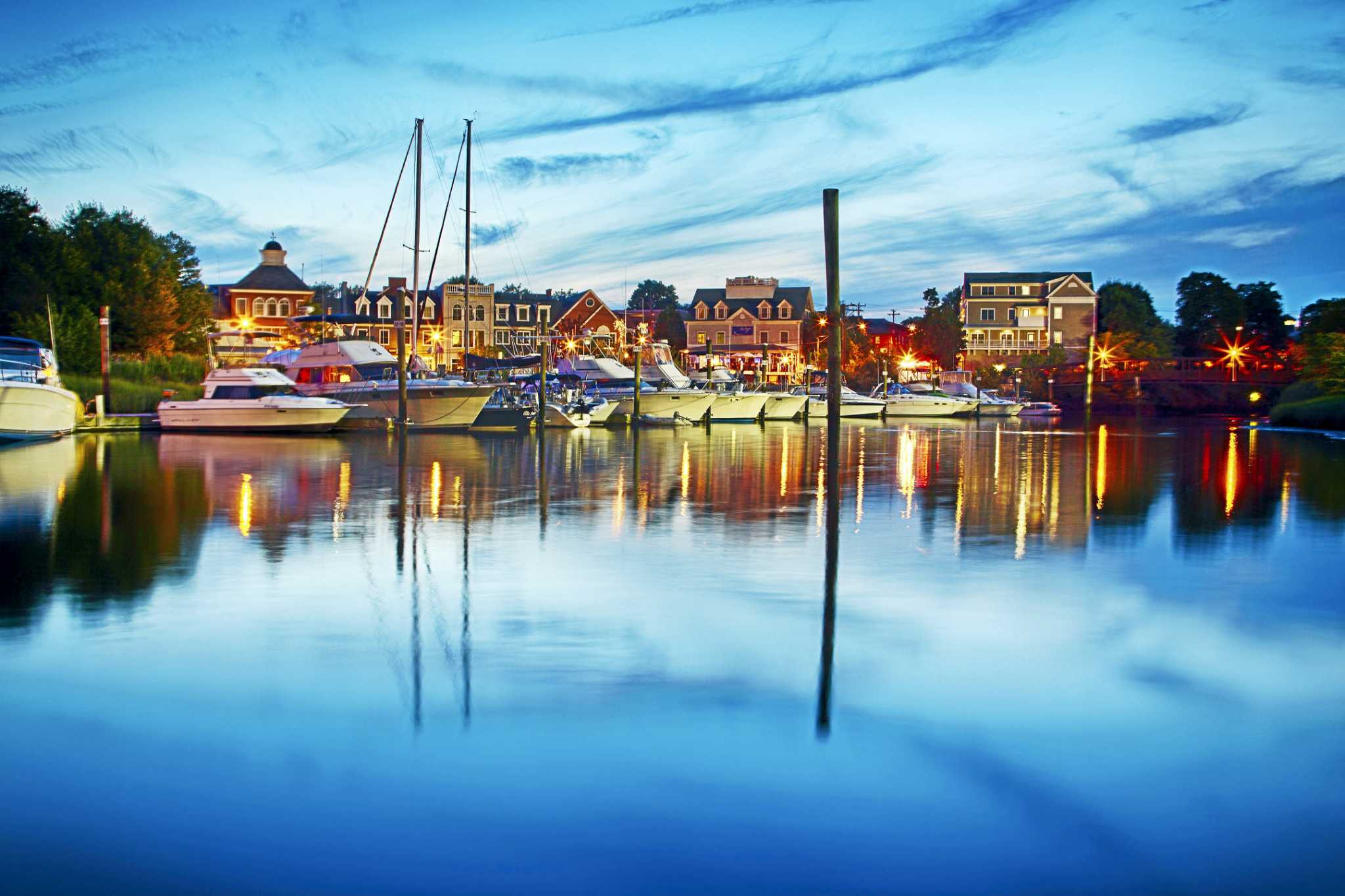 Flashback kicks off 'Summer Nights by Harbor Lights' in Milford