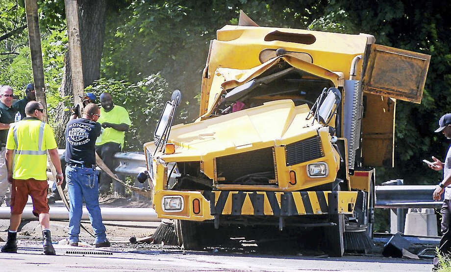 Driver killed in New Haven sweeper truck crash New Haven Register